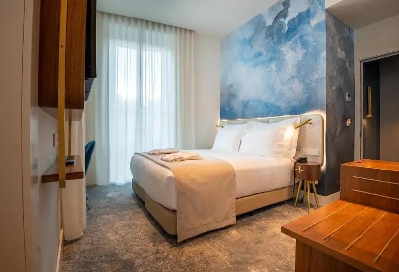 Quarto Familiar, Blue Liberdade