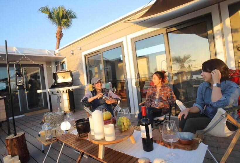 חדר סטנדרט לארבעה, Fukiagehama Field