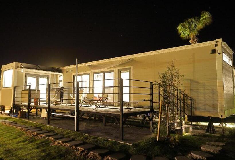 חדר סטנדרט לארבעה, Fukiagehama Field