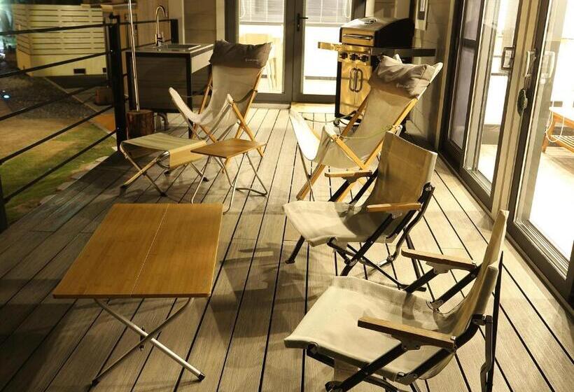 חדר סטנדרט לארבעה, Fukiagehama Field