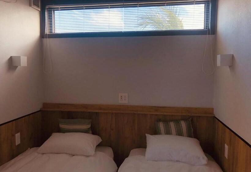 חדר סטנדרט לארבעה, Fukiagehama Field