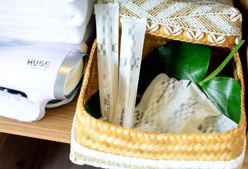 غرفة إقتصادية رباعية, Le.blanche