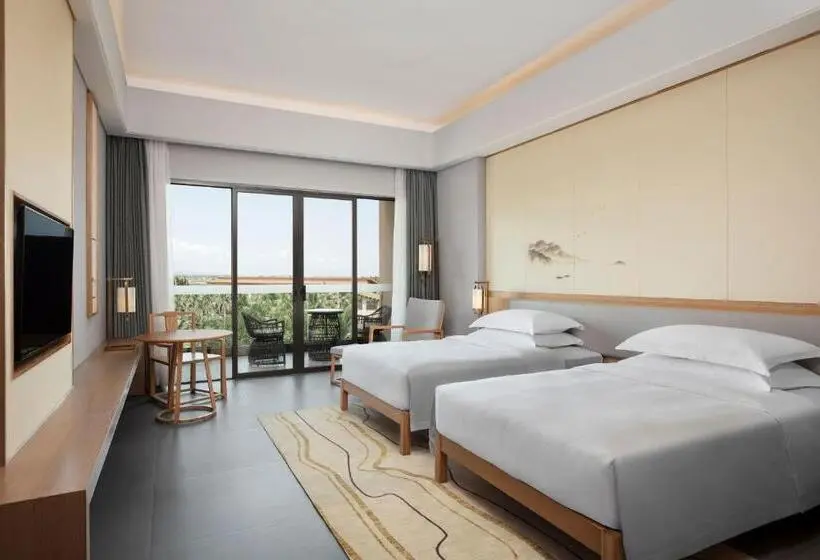 ガーデンビュースーペリアールーム, Sheraton Maoming Romantic Beach Resort