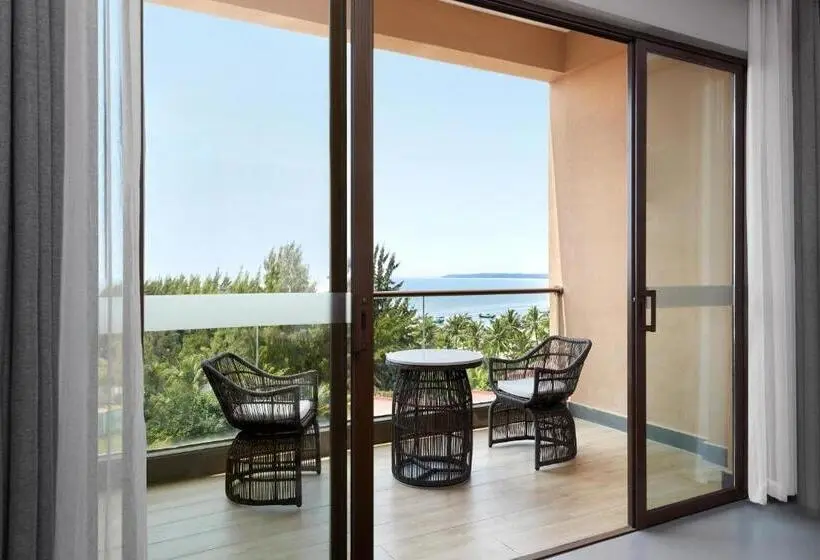 オーシャンビューデラックスルームバルコニー付き, Sheraton Maoming Romantic Beach Resort