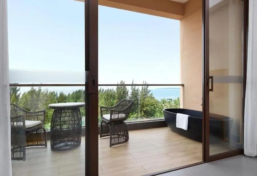 オーシャンビュースタンダードルームバルコニー付き, Sheraton Maoming Romantic Beach Resort