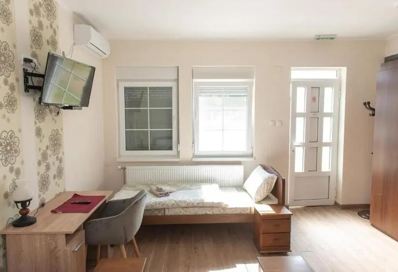 Economy Triple Room, Zlatni Klas