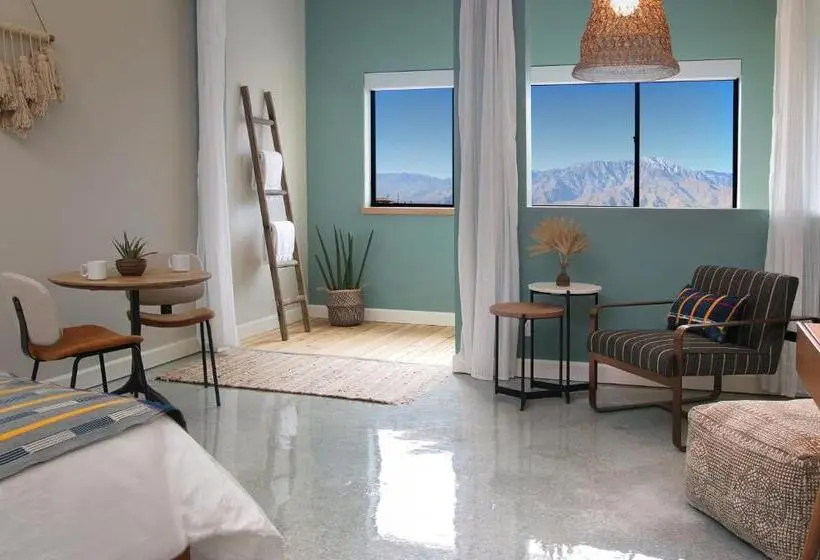 キングサイズベッドのスタンダードルーム, Azure Palm Hot Springs