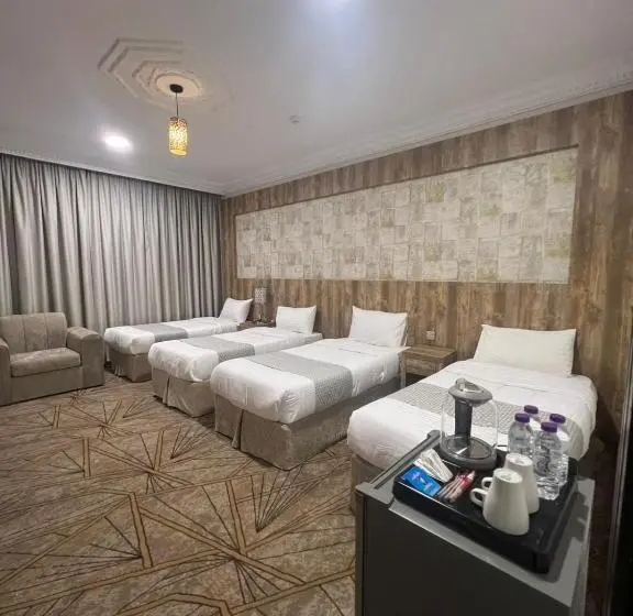 Standard Neljän Hengen Huone, فندق الزهراء الراقي Alzahra Alraqi