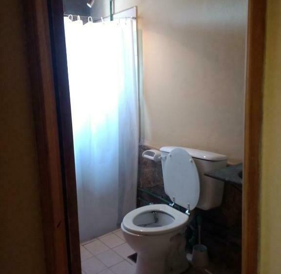 Economy Triple Room, Hostal De Altura