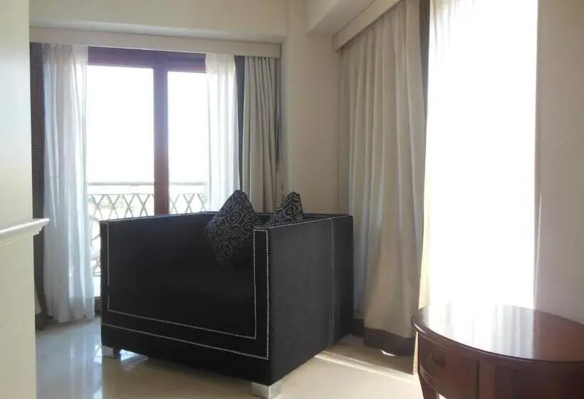 اتاق لوکس با تخت بزرگ, Palace 4s
