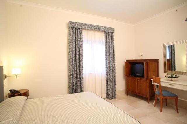 标准间, Palace 4s