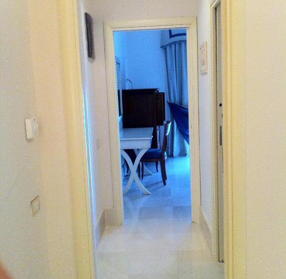 小型套房带海景, Palace 4s