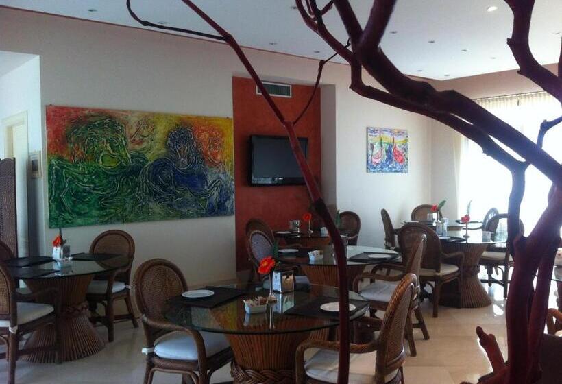 小型套房带海景, Palace 4s