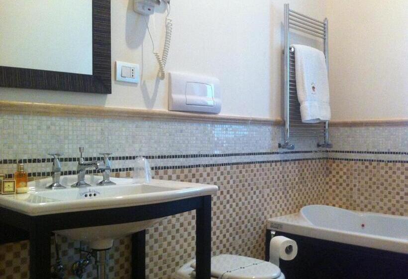 小型套房带海景, Palace 4s