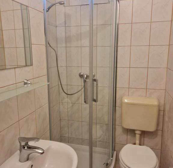 Номер Стандарт Трехместный, Fertődi Kúria Vendégház