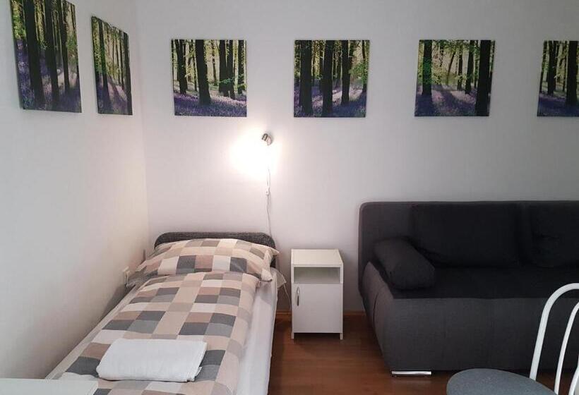 Номер Стандарт Трехместный, Fertődi Kúria Vendégház