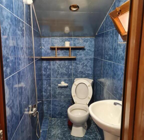 اتاق استاندارد چهار تخته, Merabi Guest House