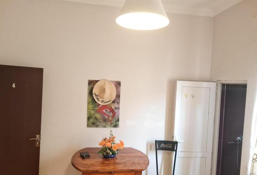 اتاق استاندارد چهار تخته, Merabi Guest House