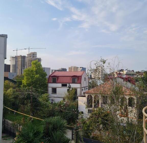 اتاق خانوادگی, Merabi Guest House