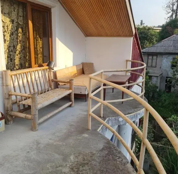 اتاق خانوادگی, Merabi Guest House