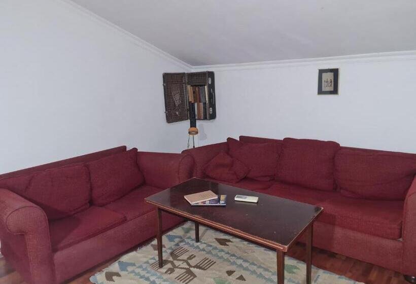 اتاق خانوادگی, Merabi Guest House