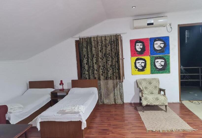 اتاق خانوادگی, Merabi Guest House