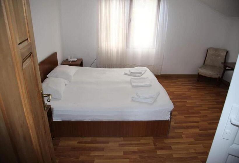 اتاق خانوادگی, Merabi Guest House