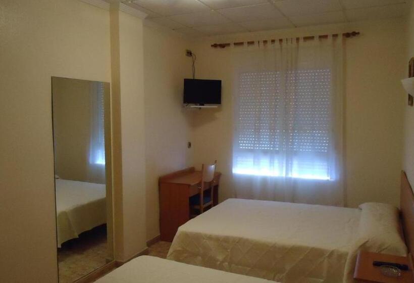 Quarto Estandar, Pension Los Cisnes