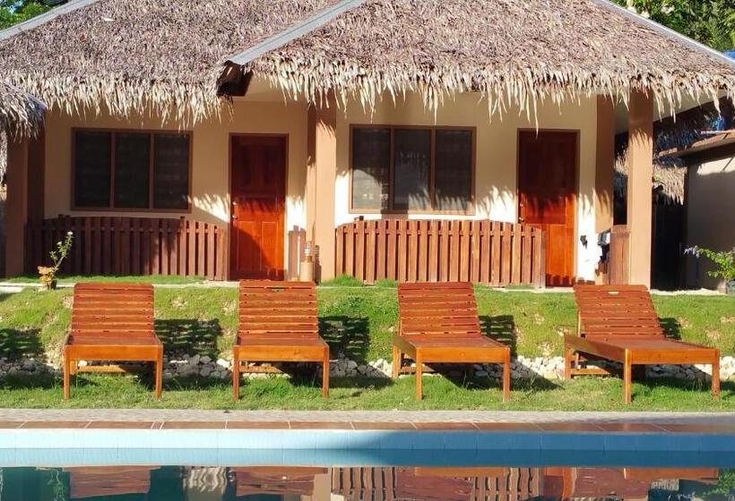 اتاق استاندارد با چشم‌انداز استخر, Rubin Resort