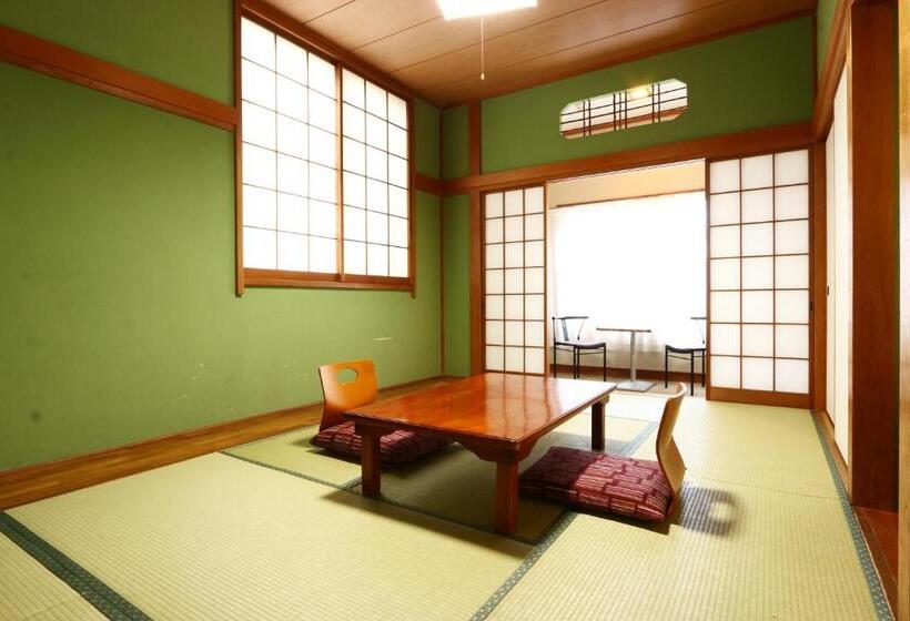 חדר סטנדרט לארבעה, Onosou