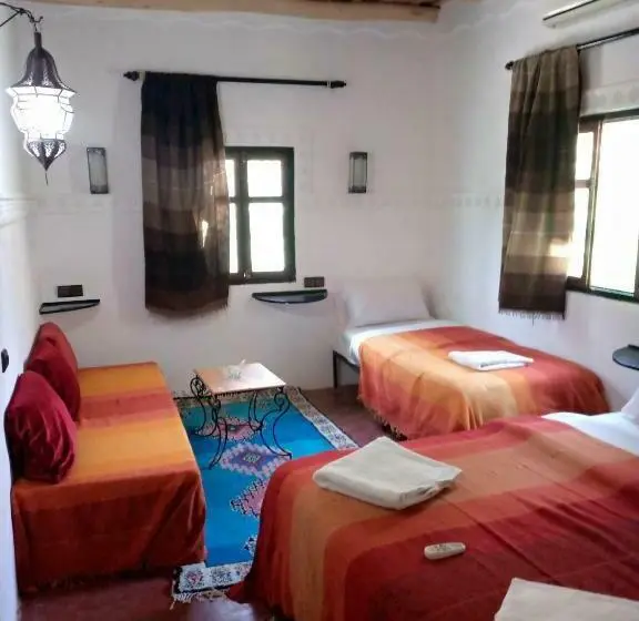 Basic Kolmen Hengen Huone, Auberge La Fibule Du Dades