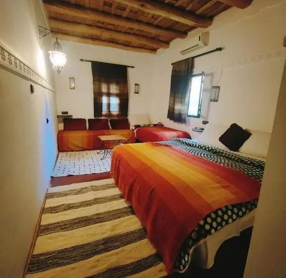 Basic Kolmen Hengen Huone, Auberge La Fibule Du Dades
