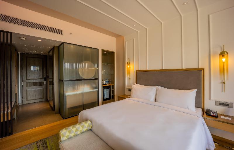 Quarto Estandar Cama King, Holiday Inn Goa Candolim