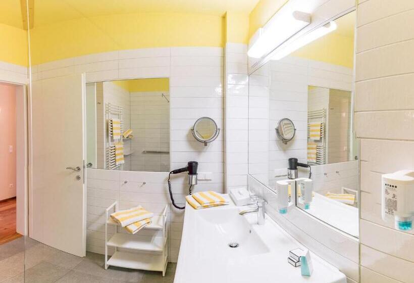 سوییت جونیور سوپریور, Das Moser   Hotel Garni Am See