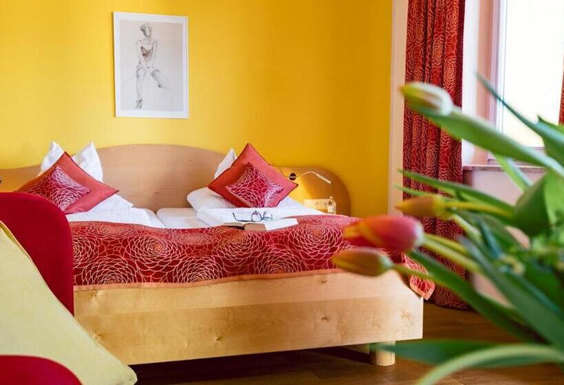 سوییت جونیور سوپریور, Das Moser   Hotel Garni Am See