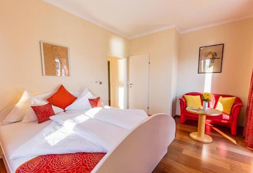 Suite with lake view, Das Moser   Hotel Garni Am See