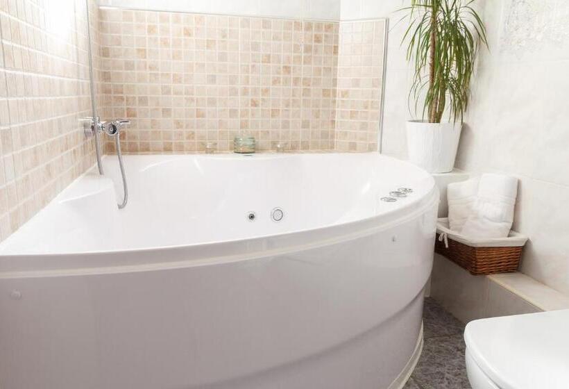 Апартаменты 3 Спальни, El Molí De Pontons Suites Con Jacuzzi Spa