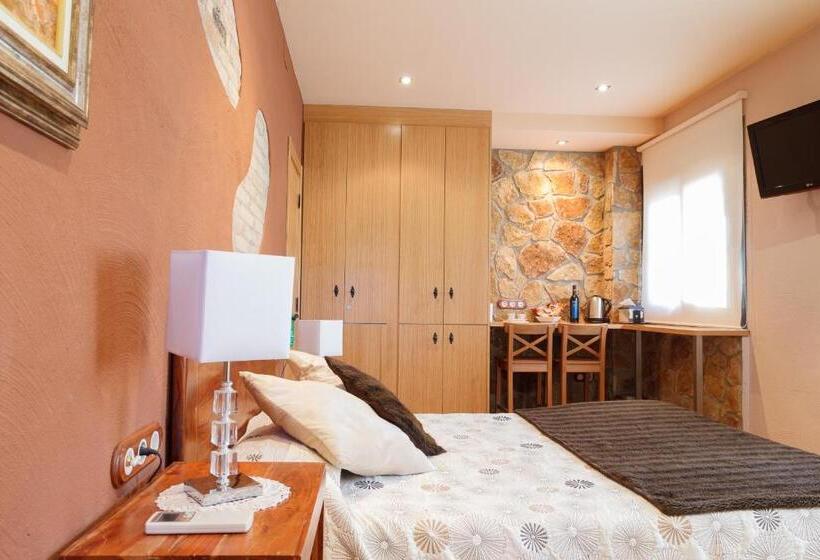 Люкс с гидромассажем, El Molí De Pontons Suites Con Jacuzzi Spa