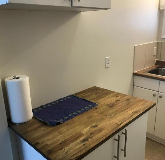 Апартаменты 1 Спальня, Ellis House Bed & Breakfast