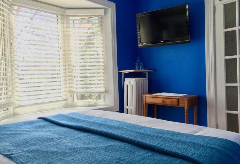 Svit, Ellis House Bed & Breakfast