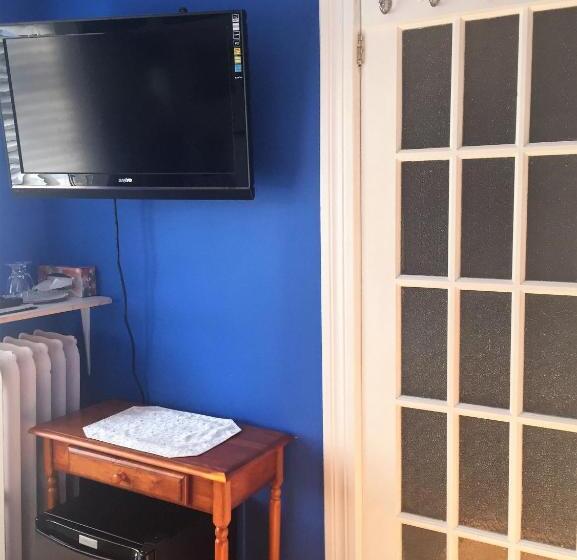Svit, Ellis House Bed & Breakfast