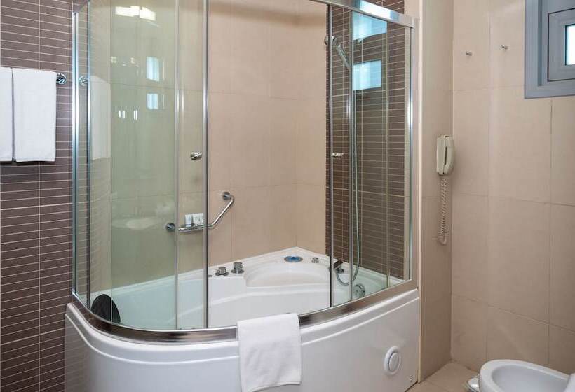 سوییت اجرایی, Costa Del Sol Hotel By Arabian Link