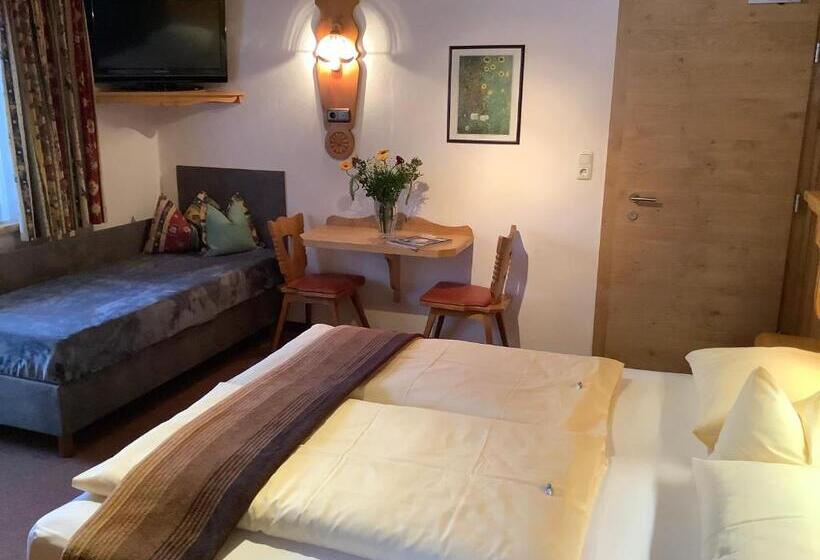 Camera Tripla Standard, Haus Schönblick