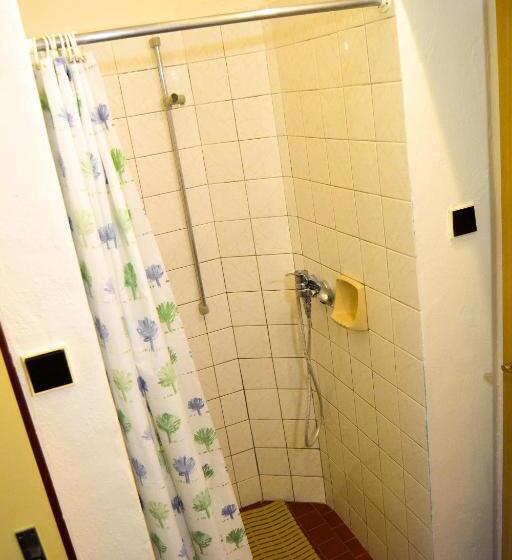 标准单人间, Krakonos