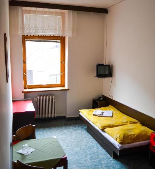 标准单人间, Krakonos