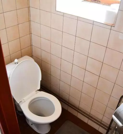 اتاق خانوادگی, Krakonos