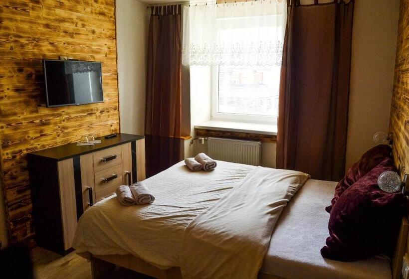 高级家庭房间, Krakonos