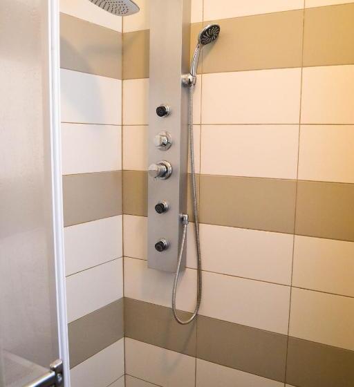 高级大房间, Krakonos