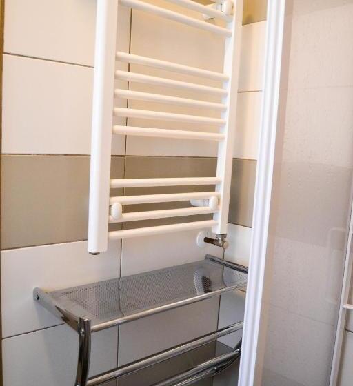 高级大房间, Krakonos