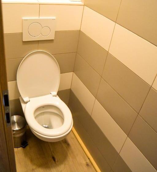 高级大房间, Krakonos